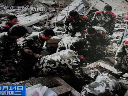 300 de morţi în China, în urma unui cutremur puternic